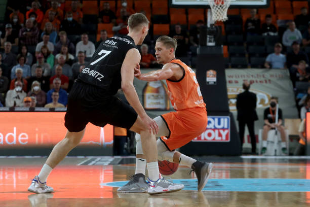 参考近年的 参考近年的