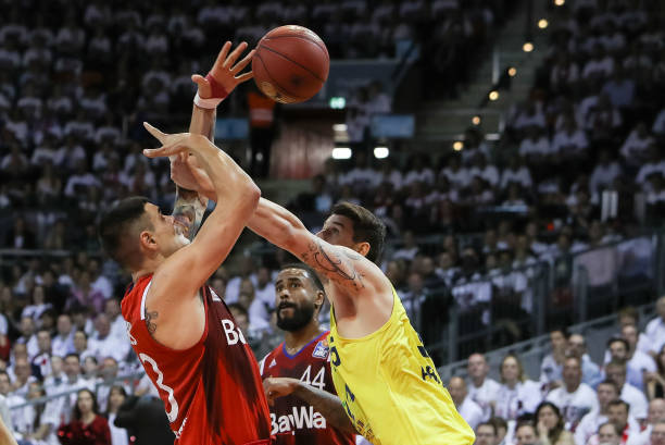 安排在一个 安排在一个