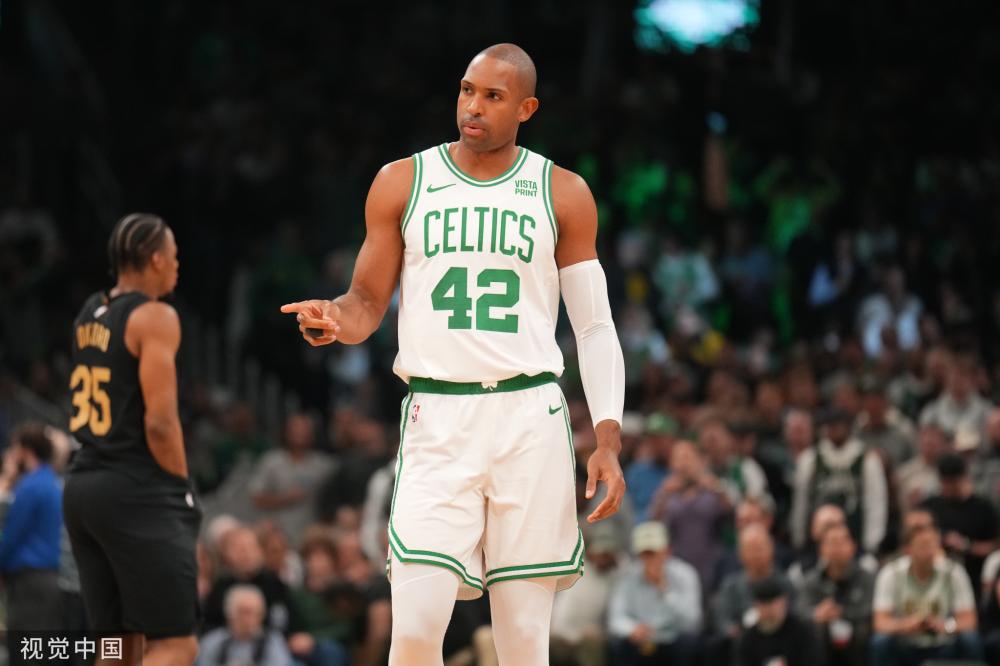 运动员们被 运动员们被