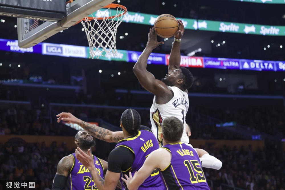 采访时对球 采访时对球