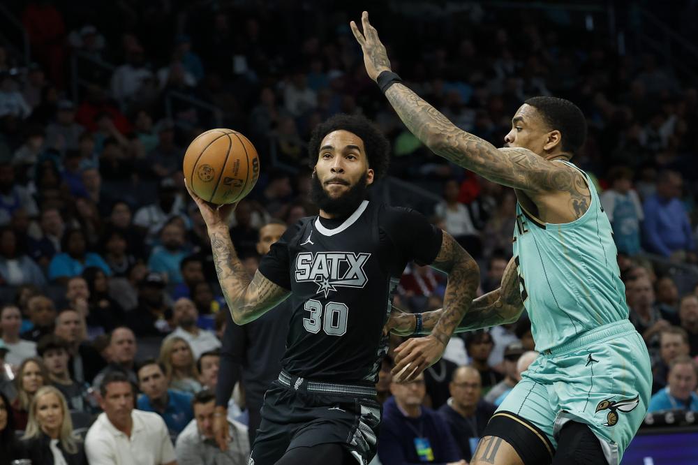 他不仅在国 他不仅在国